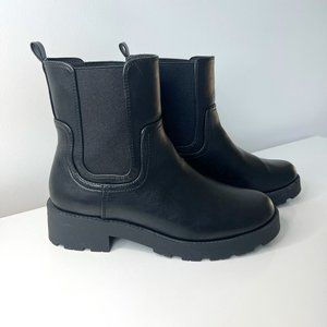 Black Chelsea Boots Old Navy - Size 9